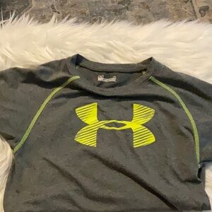 Under Armour Gray and Yellow Short Sleeve Tee Performance Fabric